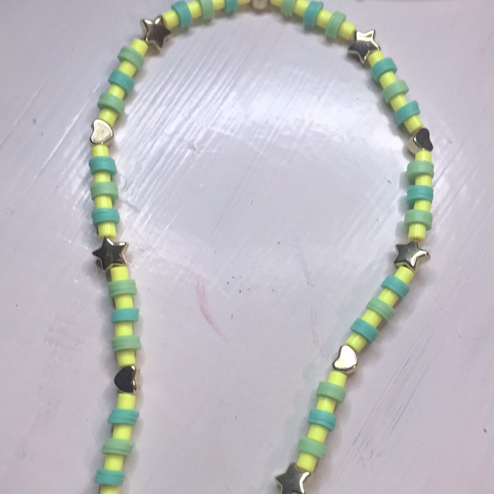 selling hand beaded summer necklace super lightweight !💕